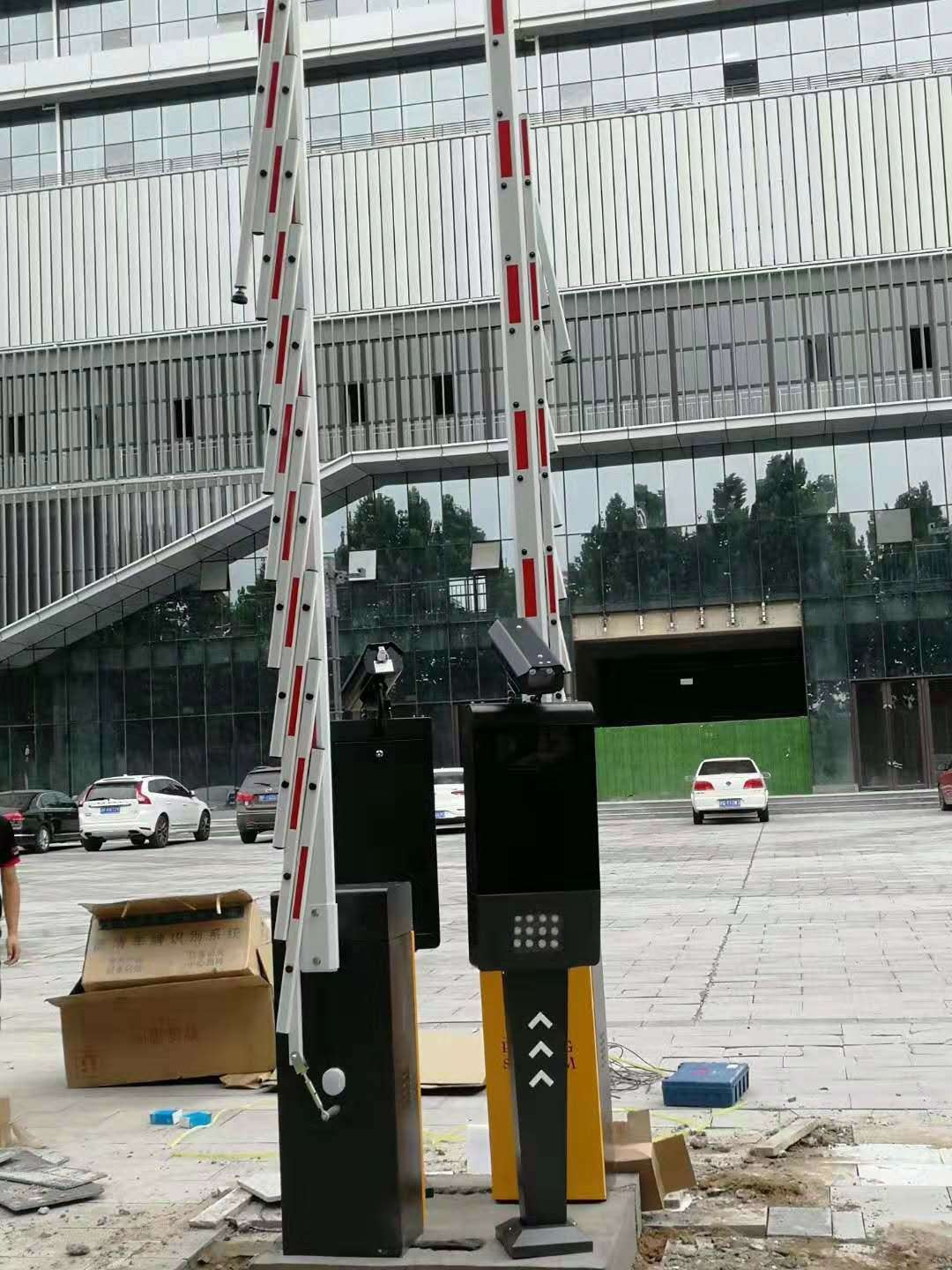 浚縣栅欄道閘，廣告道閘，車輛識别系統廠家